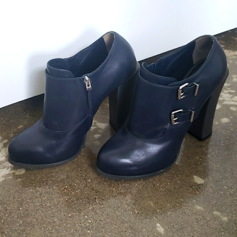 Fendi Navy Heels
